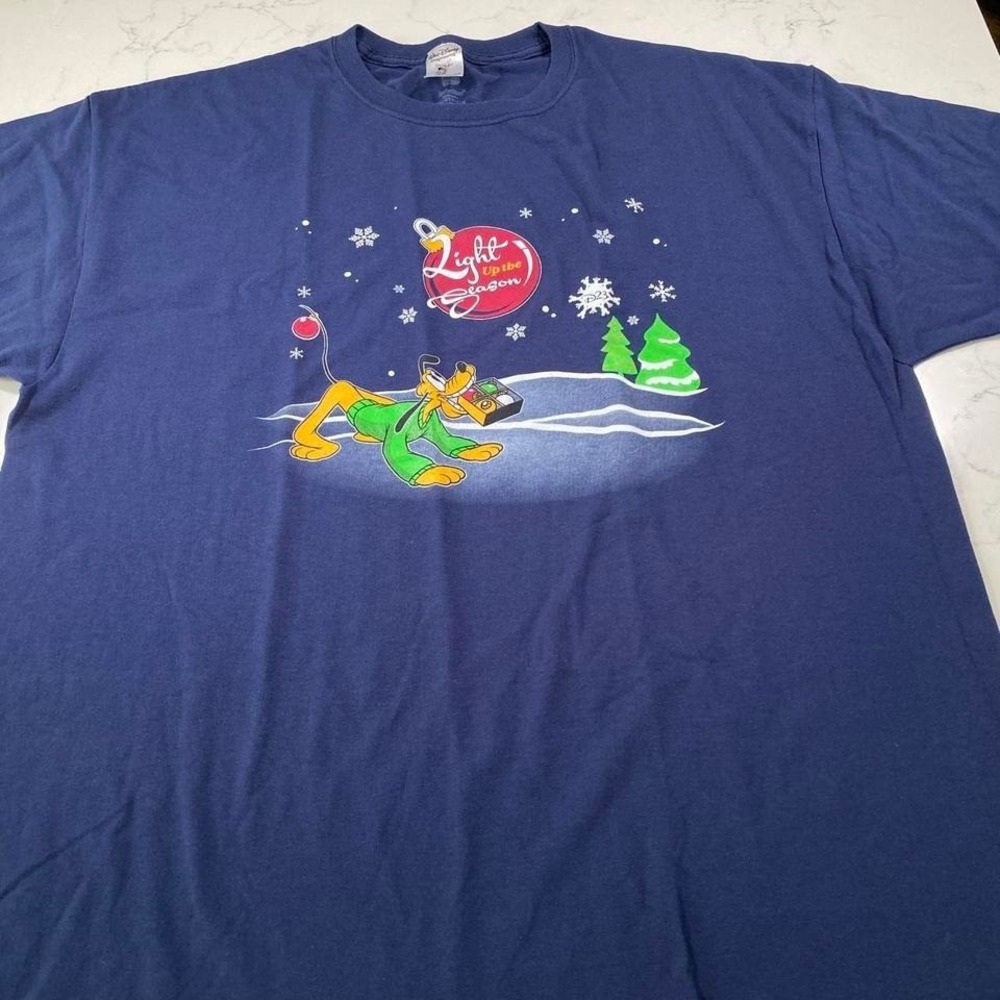 Disney Imagineering Exclusive Christmas Pluto Light Up the Season Shirt‎ 2XL
